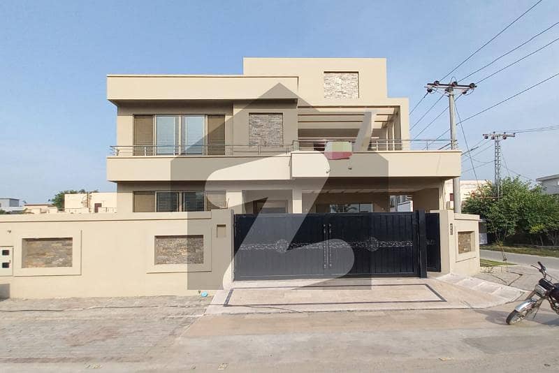 1 Kanal Brand New First Entry Corner House Located At Main Boulevard Available For Rent
