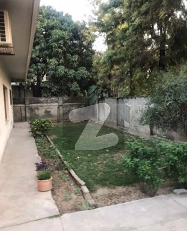 چکلالہ سکیم 1 چکلالہ سکیم,راولپنڈی میں 4 کمروں کا 1 کنال مکان 7.75 کروڑ میں برائے فروخت۔