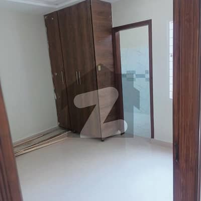 جوبلی ٹاؤن ۔ بلاک سی جوبلی ٹاؤن,لاہور میں 4 کمروں کا 3 مرلہ مکان 1.35 کروڑ میں برائے فروخت۔
