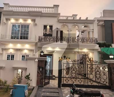 Ideal House In Citi Housing Society - Block B Available For Rs. 45000000