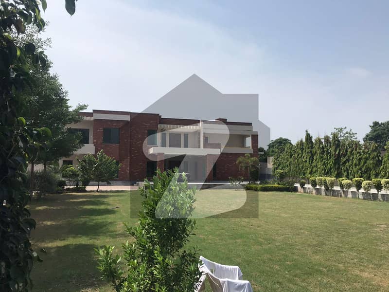 گرین ایکڑز ہاؤسنگ سوسائٹی لاہور میں 4 کمروں کا 4 کنال فارم ہاؤس 8.0 کروڑ میں برائے فروخت۔