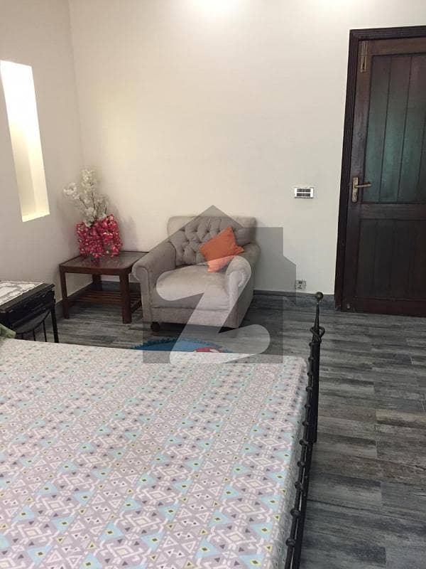 1 ROOM FULLY FURNISHED FULL LUXURY ONLY FOR LADIES ROOM FOR RENT IN BAHRIA TOWN LAHORE