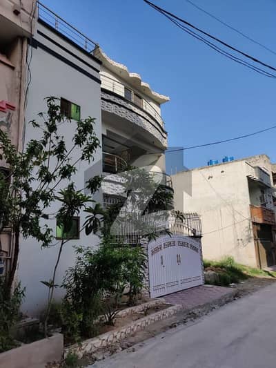 6 Marla Beautiful House With Basement Available for Sale in Ghouri Town