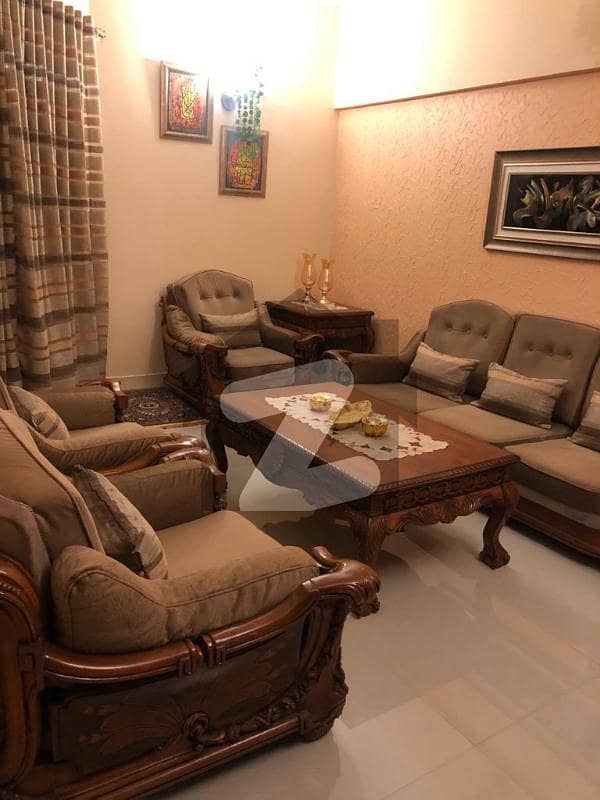 بہادر آباد گلشنِ اقبال ٹاؤن,کراچی میں 3 کمروں کا 7 مرلہ فلیٹ 2.4 کروڑ میں برائے فروخت۔
