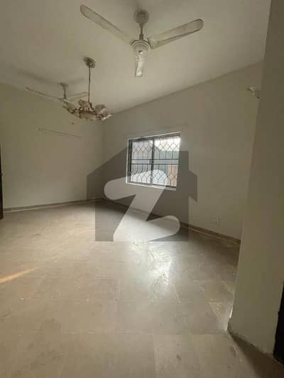 House For Grabs In 14 Marla Lahore