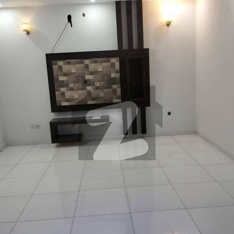 10 Marla House Avaialable For Rent in Bahria Town Lahore