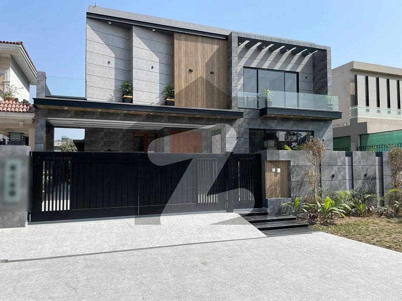 Brand New - Super Luxurious Modren Design 1 Kanal House available for Sale