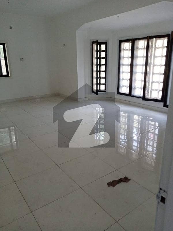 500 yards 3 beds upper portion available for rent on 11th street near Muhafiz at prime location