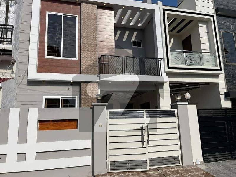 Prime Location 3 Marla House In Jeewan City - Phase 5 For sale