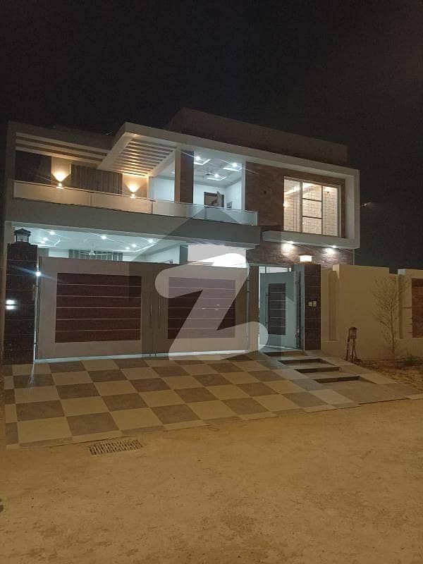 1 kanal beautiful Luxrious brand new house available for rent in DHA multan
