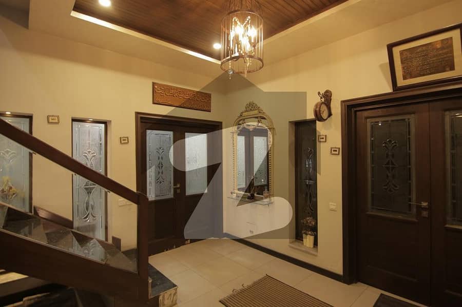 ایڈن ویلی فیصل آباد میں 6 کمروں کا 13 مرلہ مکان 6.0 کروڑ میں برائے فروخت۔