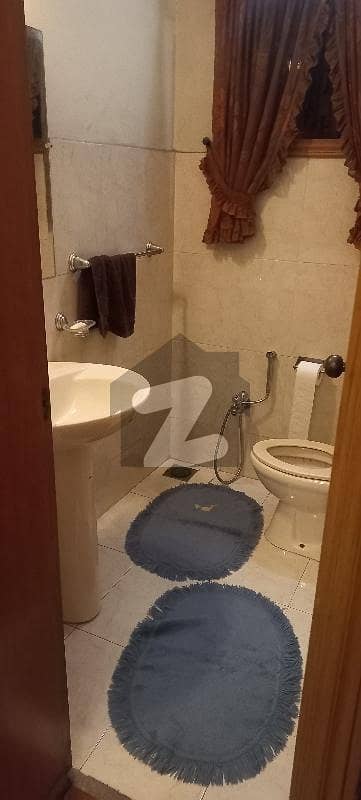 نیو مسلم ٹاؤن لاہور میں 10 کمروں کا 4 کنال مکان 32.0 کروڑ میں برائے فروخت۔