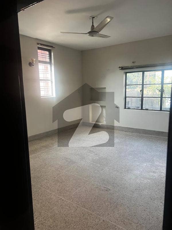 20 Marla Old House Available For Sale In Model Town