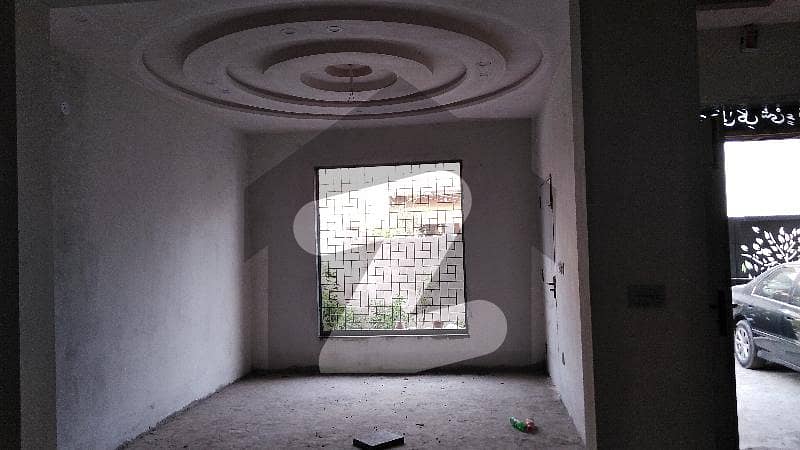 بسم اللہ ہاؤسنگ سکیم جی ٹی روڈ,لاہور میں 5 کمروں کا 8 مرلہ مکان 1.9 کروڑ میں برائے فروخت۔