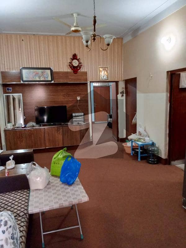 اعوان ٹاؤن لاہور میں 7 کمروں کا 1 کنال مکان 3.75 کروڑ میں برائے فروخت۔