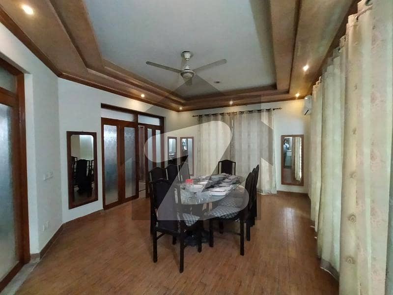Outstanding And Beautiful House With Great Location Outstanding And Beautiful House With Great Location