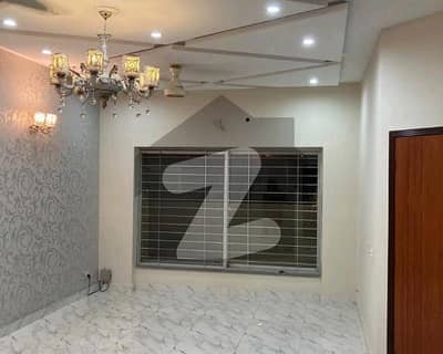 بینکرز ہاؤسنگ سوسائٹی - بلاک سی 1 بینکرز کوآپریٹو ہاؤسنگ سوسائٹی,لاہور میں 3 کمروں کا 5 مرلہ مکان 2.2 کروڑ میں برائے فروخت۔