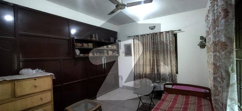6 Marla Corner Used House For Sale
