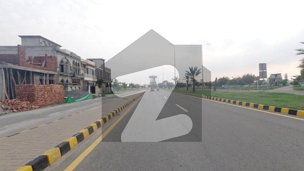 Prime Location 4 Marla Spacious Commercial Plot Available In DHA 9 Town - Block E For sale