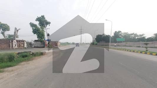 ڈی ایچ اے فیز 7 - بلاک وائے فیز 7,ڈیفنس (ڈی ایچ اے),لاہور میں 1 کنال رہائشی پلاٹ 2.35 کروڑ میں برائے فروخت۔