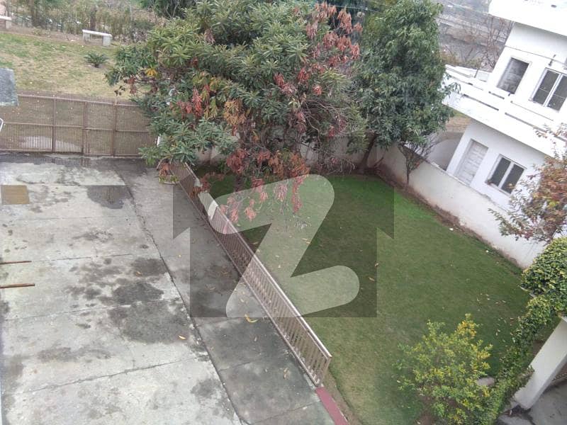 600 Square Yards House For Sale In Chaklala Scheme-Iii Rawalpindi.