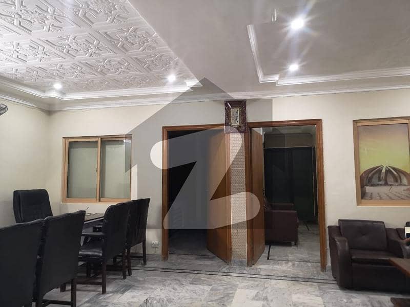 First Floor 1000 Sq/ft Margallah Facing Excellent Office For Rent In G-11 Markaz.