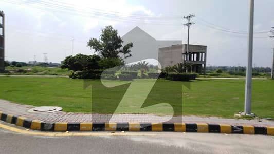 7 Marla Plot Near To Park And Main Road For Sale