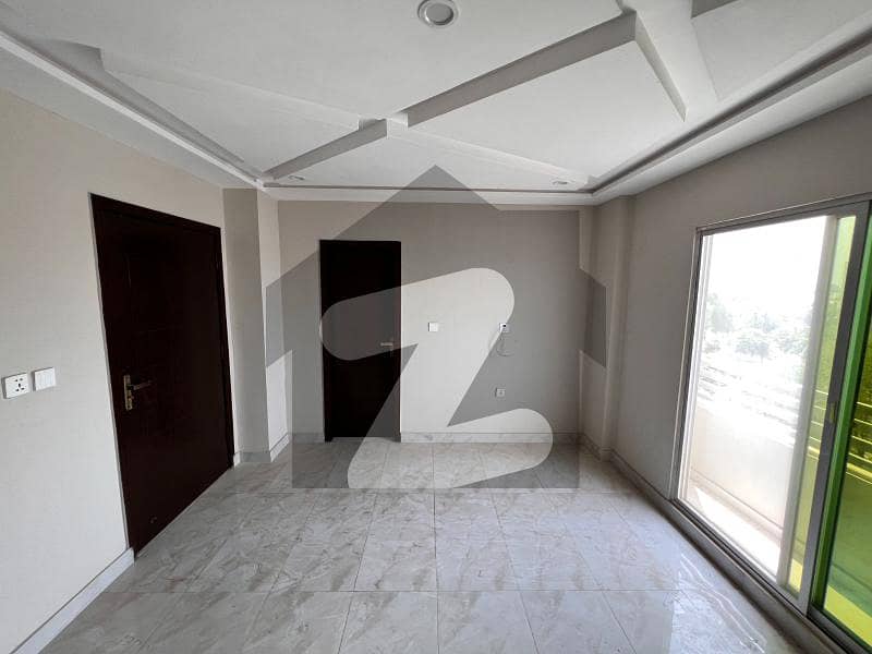 بحریہ ٹاؤن سیکٹر ای بحریہ ٹاؤن,لاہور میں 2 کمروں کا 10 مرلہ زیریں پورشن 42.0 ہزار میں برائے فروخت۔