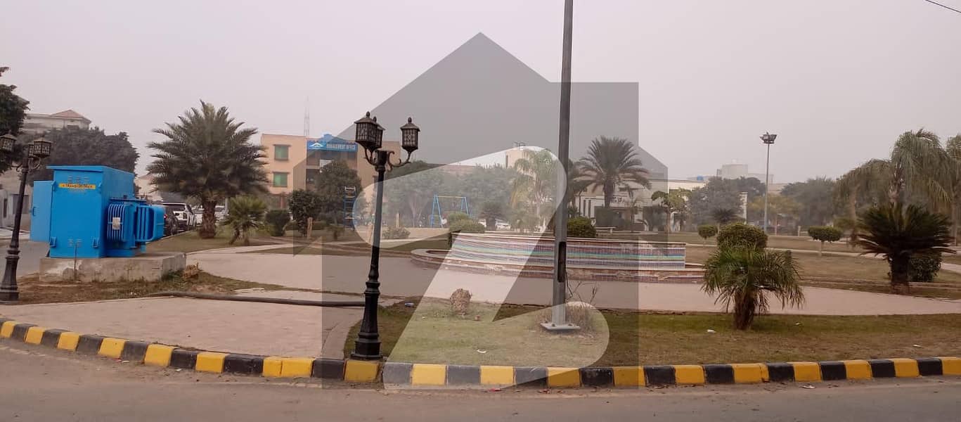 Prime Location Commercial Plot For sale In Lahore