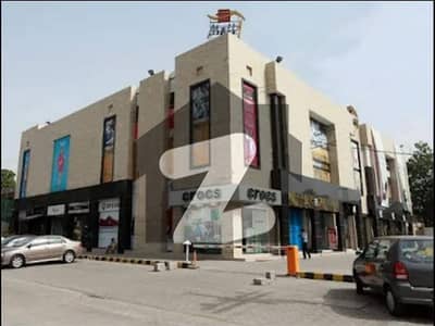 گلبرگ لاہور میں 7 کنال عمارت 27.5 ارب میں برائے فروخت۔