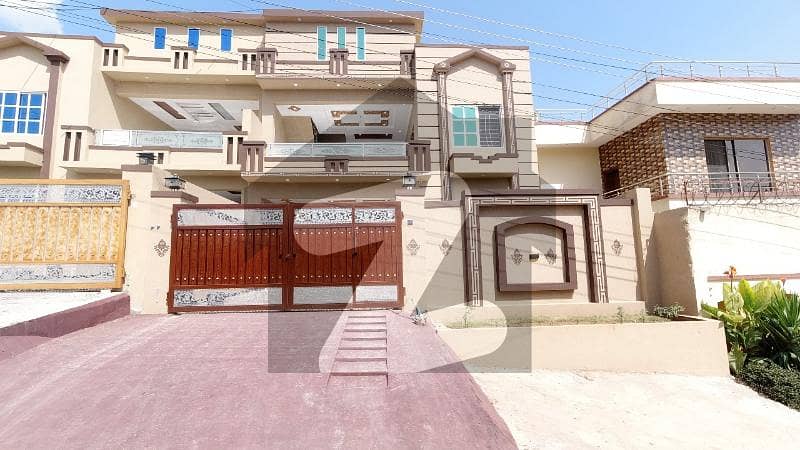 Prime Location 10 Marla Spacious House Available In Gulshan Abad Sector 3 For sale