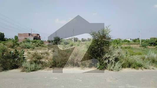 Kanal Semi Commercial Plot 120ft Road Available for Sale
