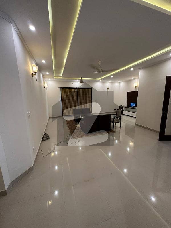 1 Kanal Upper Portion In Very Well Condition In Dha Phase 6 For Rent Near
Defence Raya