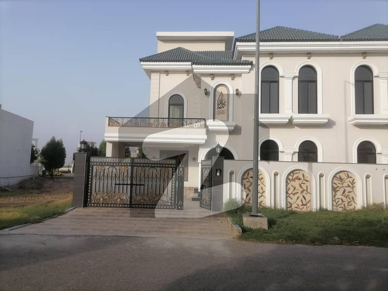 سٹی ہاؤسنگ - بلاک سی سٹی ہاؤسنگ,فیصل آباد میں 11 مرلہ مکان 3.0 کروڑ میں برائے فروخت۔
