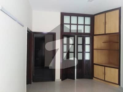 ماڈل ٹاؤن ۔ بلاک ای ماڈل ٹاؤن,لاہور میں 5 کمروں کا 3 کنال مکان 24.5 کروڑ میں برائے فروخت۔