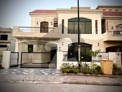 10 Marla Luxury House With 4 Beds And Furnished Kitchen Is For Sale In Bahria Enclave Islamabad