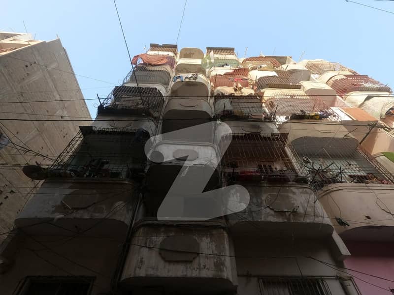 Prime Location 450 Square Feet Flat available for sale in Allahwala Town, Karachi
