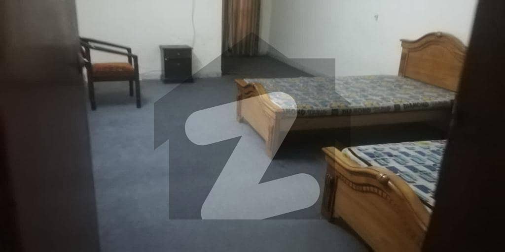 ماڈل ٹاؤن ۔ بلاک ایف ماڈل ٹاؤن,لاہور میں 3 کمروں کا 18 مرلہ مکان 6.5 کروڑ میں برائے فروخت۔