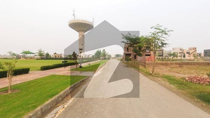 لیک سٹی ۔ سیکٹر ایم ۔ 1 لیک سٹی,رائیونڈ روڈ,لاہور میں 2 کنال رہائشی پلاٹ 9.5 کروڑ میں برائے فروخت۔