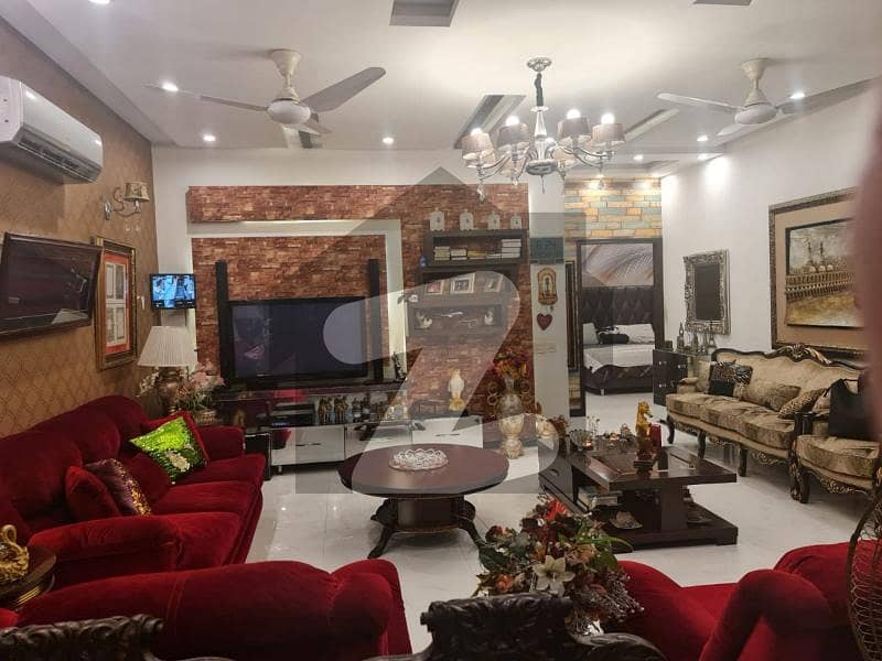 In Punjab Coop Housing - Block E 10 Marla House For sale