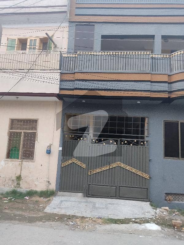 حیات آباد فیز 6 حیات آباد,پشاور میں 8 کمروں کا 3 مرلہ مکان 1.65 کروڑ میں برائے فروخت۔