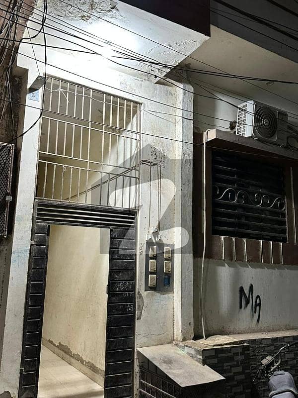 پی آئی بی کالونی کراچی میں 2 کمروں کا 4 مرلہ بالائی پورشن 80.0 لاکھ میں برائے فروخت۔