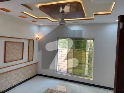 بحریہ آرچرڈ لاہور میں 3 کمروں کا 5 مرلہ مکان 45.0 ہزار میں کرایہ پر دستیاب ہے۔