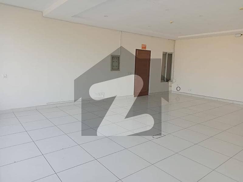4 Marla 1st commercial floor very near to DHA complex availble for rent