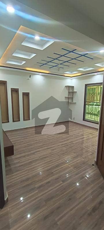 سینٹرل پارک ہاؤسنگ سکیم لاہور میں 2 کمروں کا 5 مرلہ فلیٹ 25.0 ہزار میں کرایہ پر دستیاب ہے۔