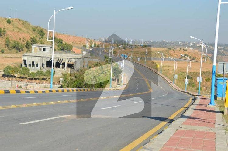 One Kanal Top heighted Plot for sale in DHA-3 Ex Serene City