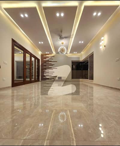 1 Kanal Beautiful House available on Hot Location of Gulberg