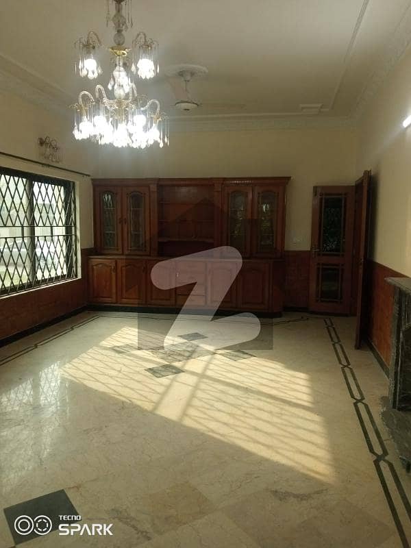 جی ۔ 11 اسلام آباد میں 3 کمروں کا 16 مرلہ زیریں پورشن 1.3 لاکھ میں کرایہ پر دستیاب ہے۔
