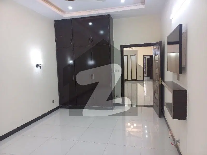 3 Bedroom TV Lounge Upper Portion For Rent In Bahria Phase 3