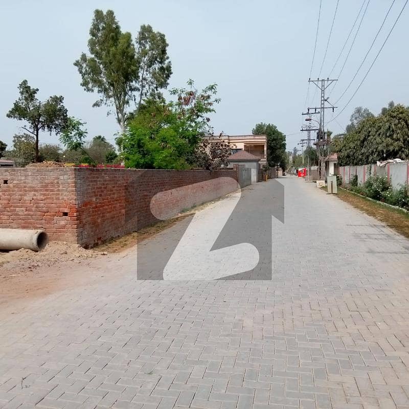 روہی نالہ روڈ لاہور میں 8 کنال صنعتی زمین 9.5 کروڑ میں برائے فروخت۔